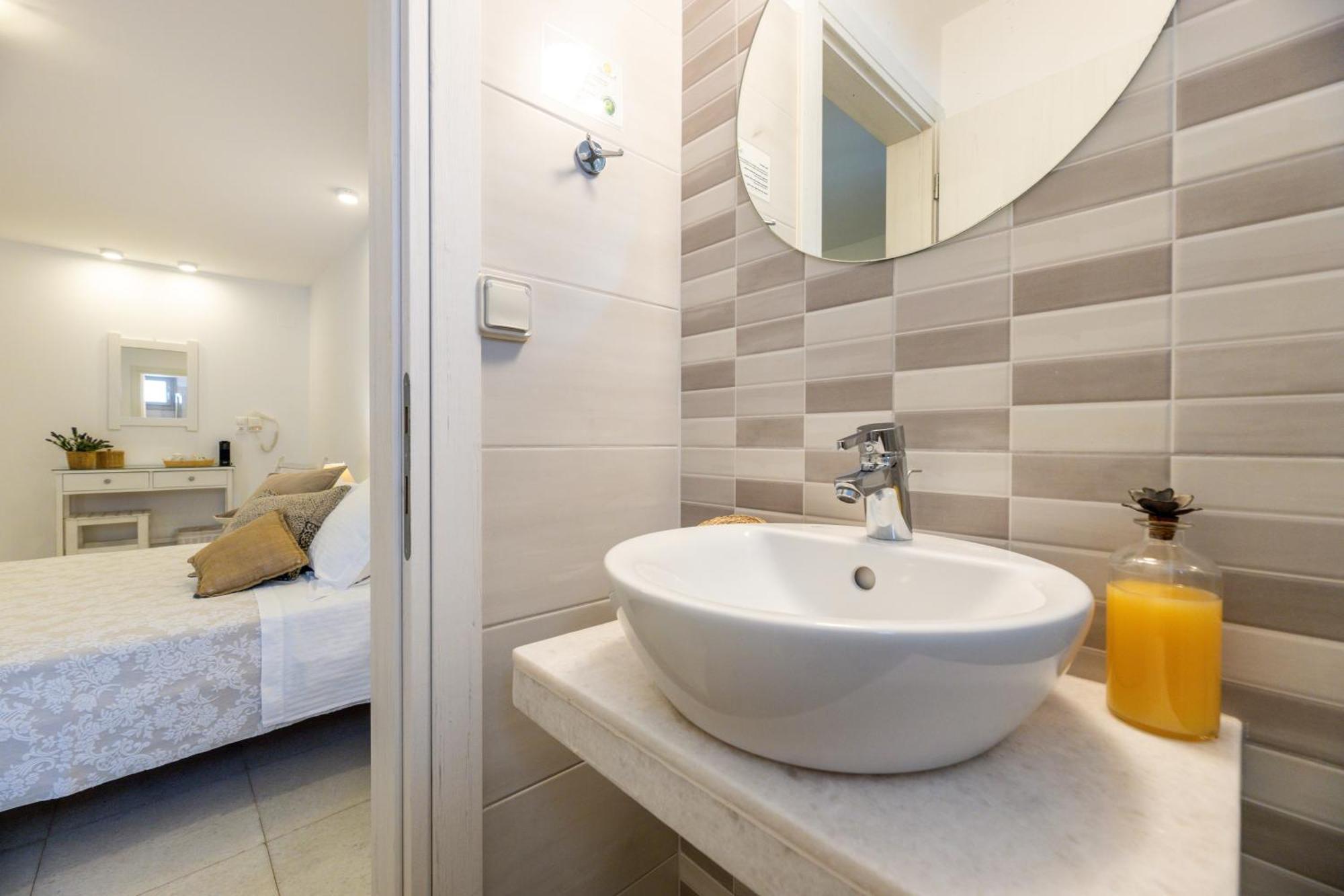 Perivoli Rooms Parikia  Room photo
